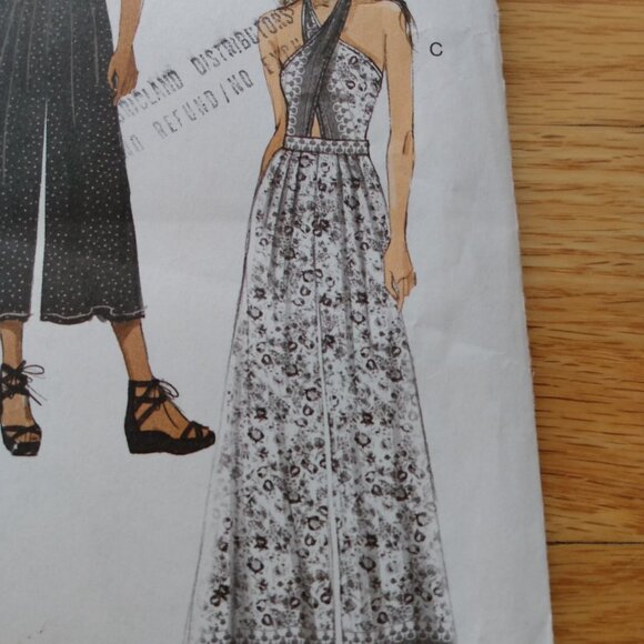 Vogue Romper Jumpsuit Sewing Pattern Plus Size 14-22 Halter Neckline 9259 - Picture 12 of 16